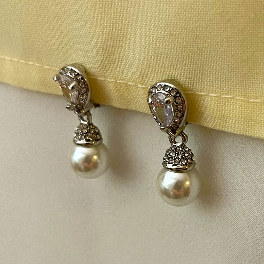 Spring Street Pearl and Cubic Zirconia Drop Earrings, New With Tags - Picture 9 of 16